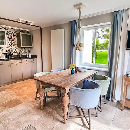 Hof Galerie Hotel Morsum (Sylt)