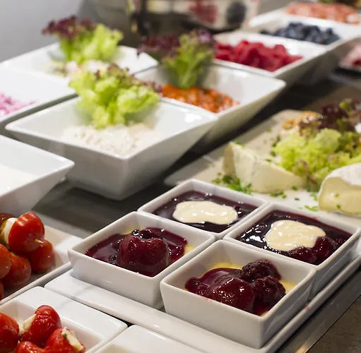 Hotel Hof Galerie 4*